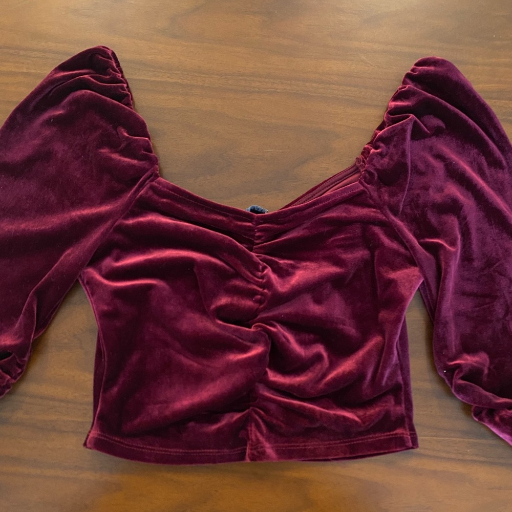 Mixed Threads Burgundy Velvet Ruched Top - Picture 4 of 6